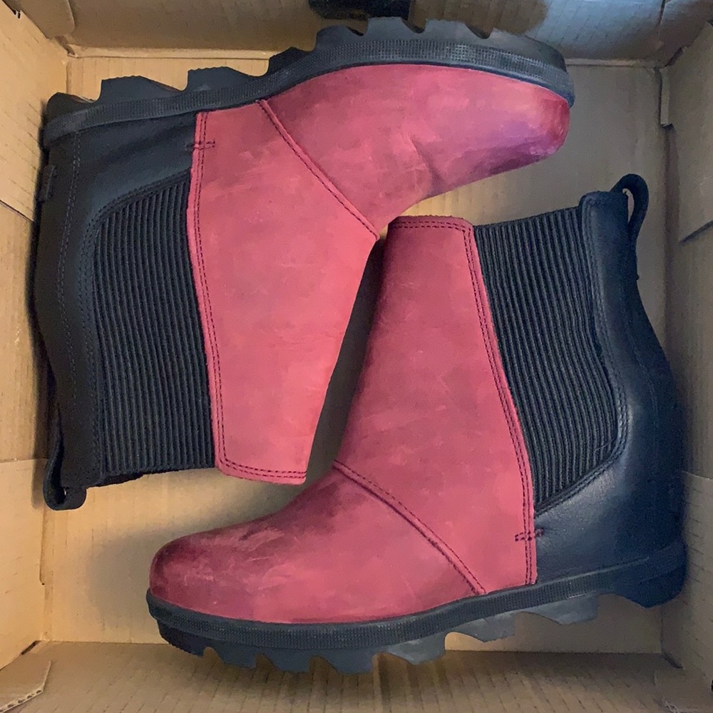 Joan of Arctic Wedge II Chelsea